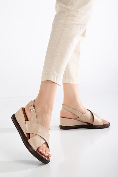Dilimler Ayakkabı Women's Wedge Heeled Shoes Sandals Beige Cross Strap Faux Leather