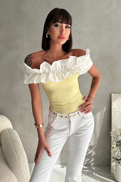 New Now Ruffled madonna collar bluz