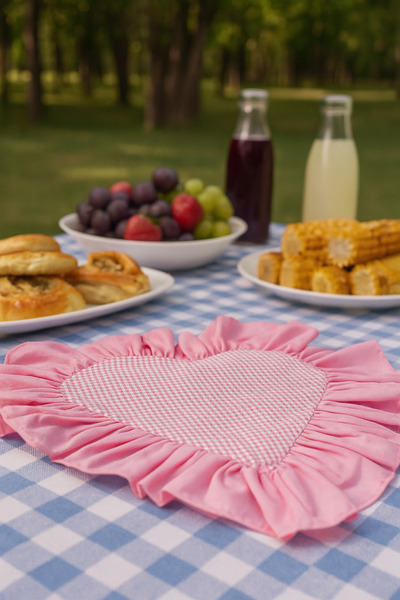 Kitchen Damys 2'lı Pembe Pötikareli Kalp Şeklinde Fırfırlı Amerikan Servis – Romantik Sofra Altlığı