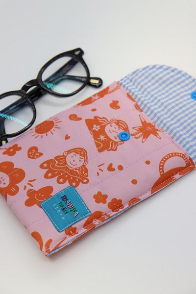 Mamma Mia Home Cottege Girl 2 Glasses Bag Eyeglasses Case Phone Cover