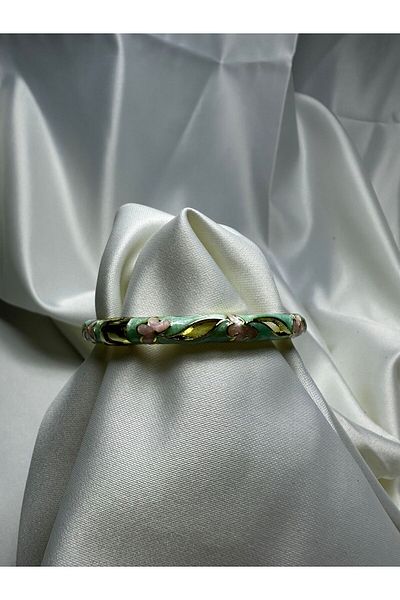 Mutenaura Enameled Handcuff Bracelet
