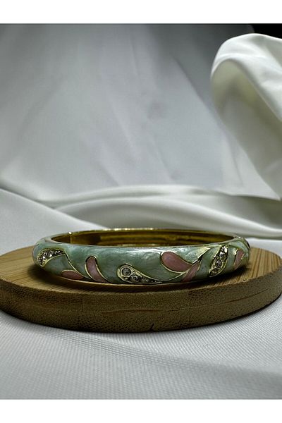 Mutenaura Enameled Handcuff Bracelet