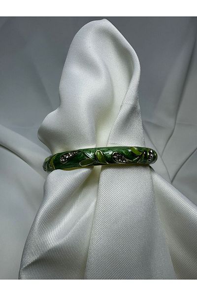 Mutenaura Enameled Handcuff Bracelet