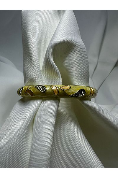 Mutenaura Enameled Handcuff Bracelet