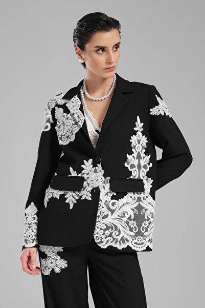 tw3 سترة بليزر بتصميم مزين بالدانتيل للنساء