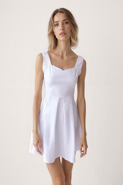 Vitrin Heart Neck Zero Sleeve Pleated Dress