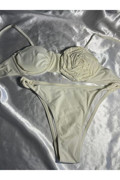 Chic clutch boutique White rose 2 pieces swuimsuit