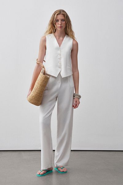 mathilda store Women's Beaz V-Neck Linen Vest