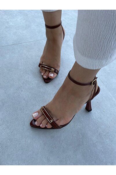 Elvinin Tarzı Lupus Chestnut Crinkled Patent Leather Accessory Heeled Shoes