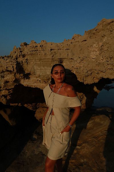Özge Özgenç One Shoulder Cargo Pocket Linen Vest Shorts Set