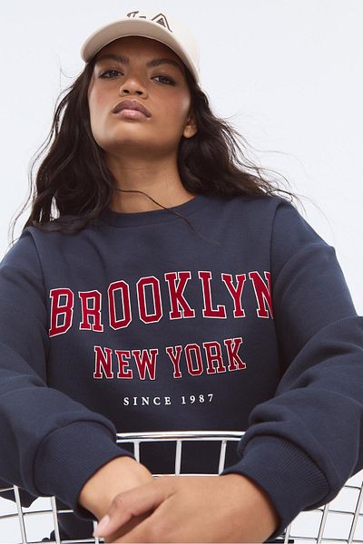 Stradivarius Embroidered sweatshirt
