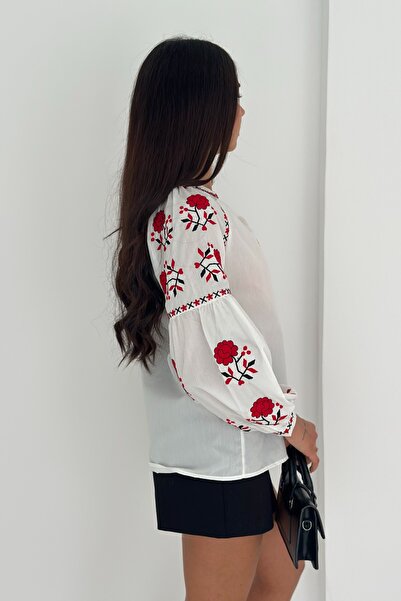 FEMELLE Women's White Ethnic Pattern Flower Embroidery Embroidered Tassel Cotton Blouse