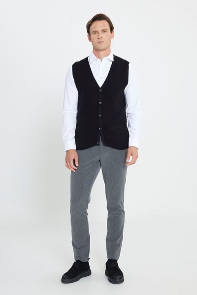 ALTINYILDIZ CLASSICS Men's Black Cotton Standard Fit Regular Cut V-Neck Jacquard Knitwear Vest