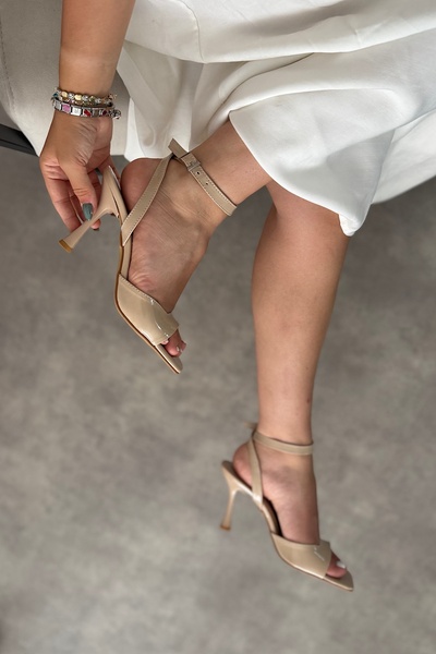 SHOEBELLAS Dabis Beige Patent Leather Piping Detailed Women's Heeled Shoes