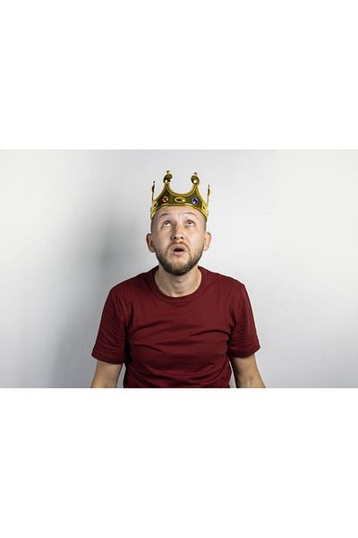 CONAHOME Plastic King Crown Gold Color Adult Size 55 cm