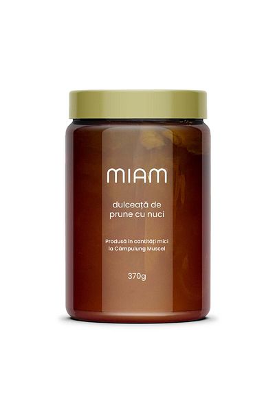 Miam Plum jam with nuts