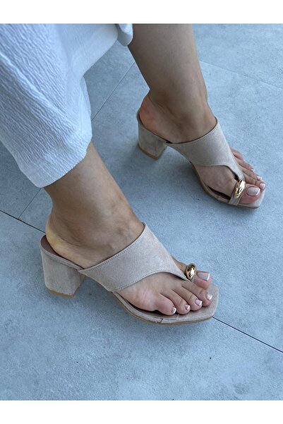 Elvinin Tarzı Xena Beige Suede Accessory Detailed Heeled Shoes