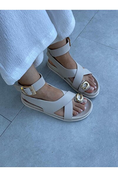 Elvinin Tarzı Pony Beige Color Buckle Detailed Sandals