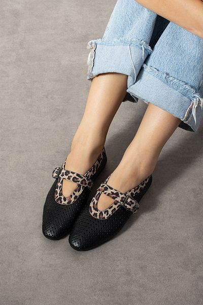 CUCA Genuine Leather Leopard Detail Buckle Casual Women's Ballerinas