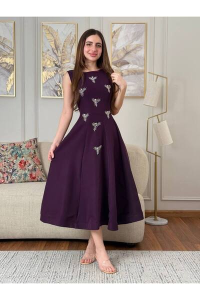 leevan fashion فستان باربي ميدي تطريز