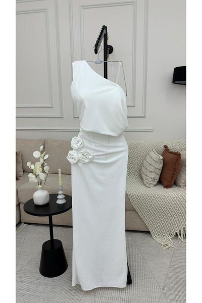 Angelinaa Ghadeer dress