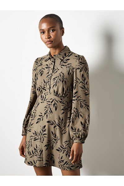 Apricot Gepresstes Blatt V-förmiges Kleid