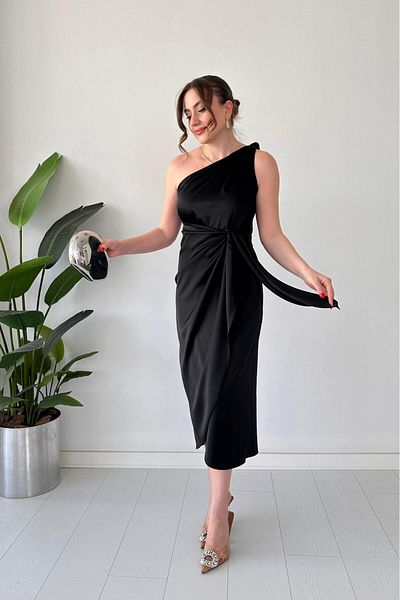 MaziButik Shoulder Knot Satin Dress Black