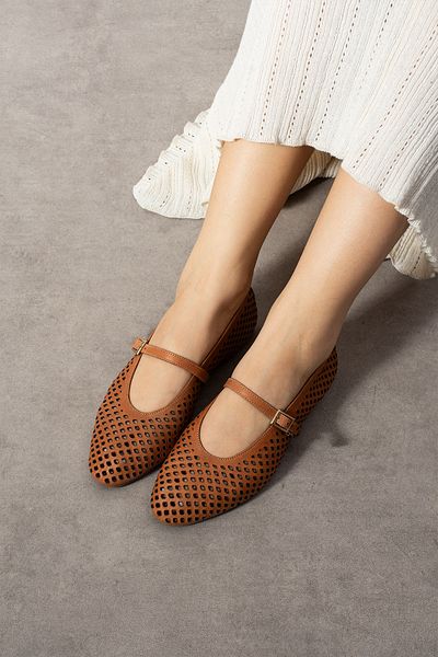 CUCA Genuine Leather Elastic Buckle Band Detail Casual Women's Ballerinas