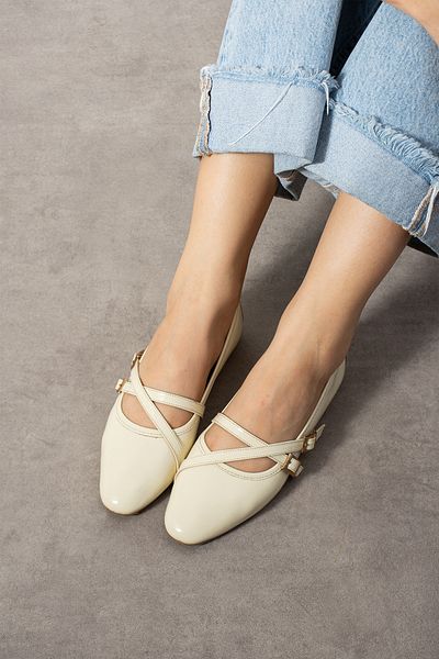 CUCA Genuine Patent Leather Plain Cross Strap Buckle Detail Daily Ballerinas