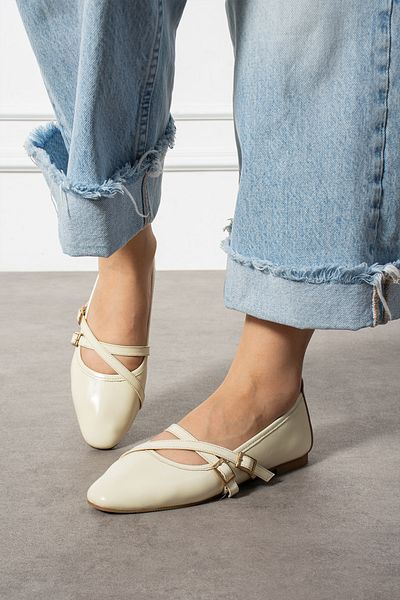 CUCA Genuine Patent Leather Plain Cross Strap Buckle Detail Daily Ballerinas
