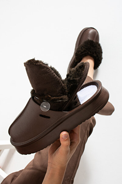 Friend & Trend Γυναικείες χειμερινές παντόφλες Eva με αφαιρούμενη εσωτερική επένδυση γούνα ψηλή σόλα FTPOP25