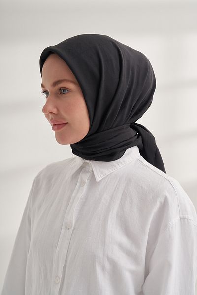 ARMANDA Seher a Pattern Scarf - Black