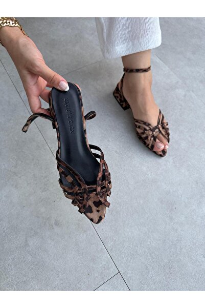 Elvinin Tarzı Selly Leopard Color Ankle Strap Low Heeled Slippers