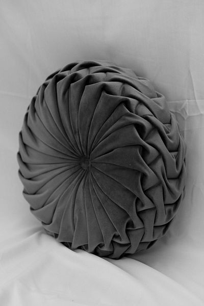 OEM Round Puffet Decorative Pillow in Dark Grey Velvet, Hand-Sewn, 38 cm diameter