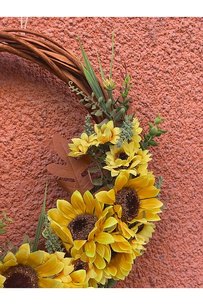 Hobi Stok Sunflower Door Ornament Door Wreath – Handmade Decorative Ornament with Natural Wooden Flowers