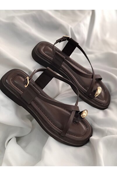 Hg Ayakkabı صندل JANYA بحزام متقاطع باللون البني مقاس 2 سم