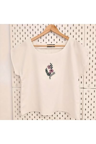 Tela Blouse made of cotton with floral embroidery – Iris