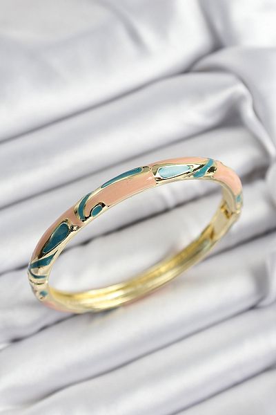 MBB ETİCARET Gold Color Women's Handcuffs with Mineli Brass Cream and Green Marble Motif
