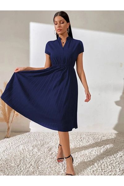 Masspera Hakim V-Neck Short Sleeve Pleated Midi Dress