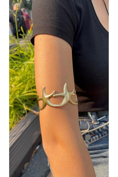 Metal Gold Color Pazu Bracelet with Star Figure
