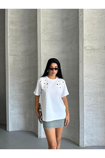 asur boutique Γυναικείο μπλουζάκι με κέντημα με λαιμόκοψη Asur Boutique