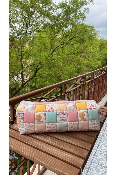 TALKING DREAMS Pink Patchwork Flower Patterned Hair Styling Bag