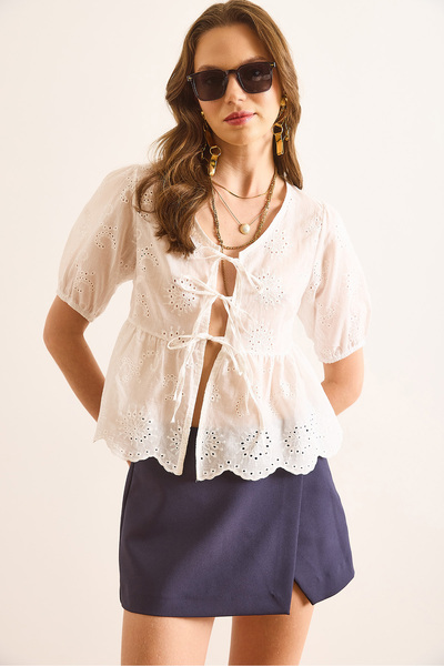 Olalook Women's White Lace Detailed Fisto Blouse Blz-19003065