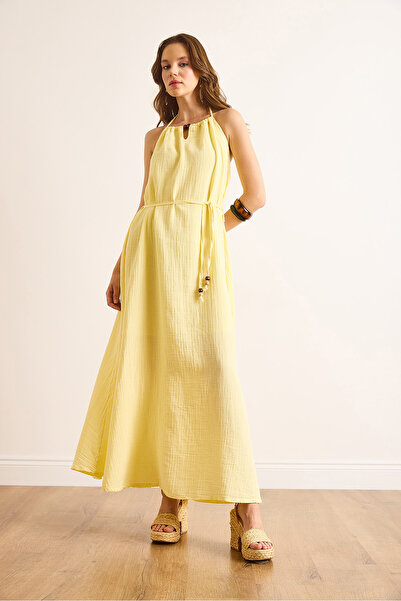 Olalook Kadın Sarı Müslin Astarlı Sırt Derin Dekolteli Maksi Elbise ELB-19002504