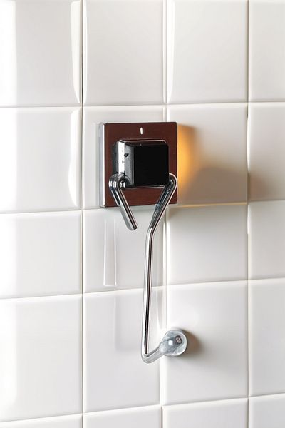 Hagen Chrome Plated Lifetime Rustproof Single Hanger Unassembled Adhesion Towel Rack Wall Mounted Hanger