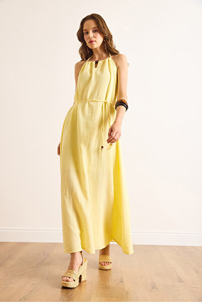Olalook Kadın Sarı Müslin Astarlı Sırt Derin Dekolteli Maksi Elbise ELB-19002504