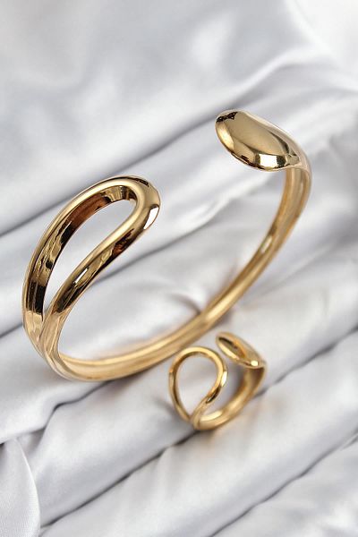 Celira Brass Split Model Gold Color Bracelet Ring Set