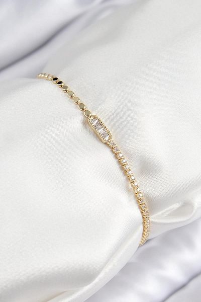 Celira Brass Zircon Stone Rectangular Model Crush Chain Gold Color Women's Bracelet