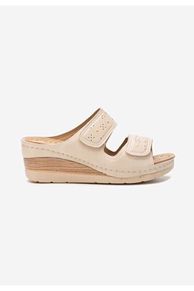 B T Shoes Seriana beige platform slippers