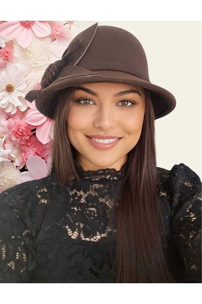 Confortino Elegant women's felt hat with small brim and floral decoration - ONE SIZE, ADJUSTABLE